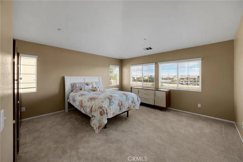 16539 Pismo Way, Fontana, California 92336 home-pic-32