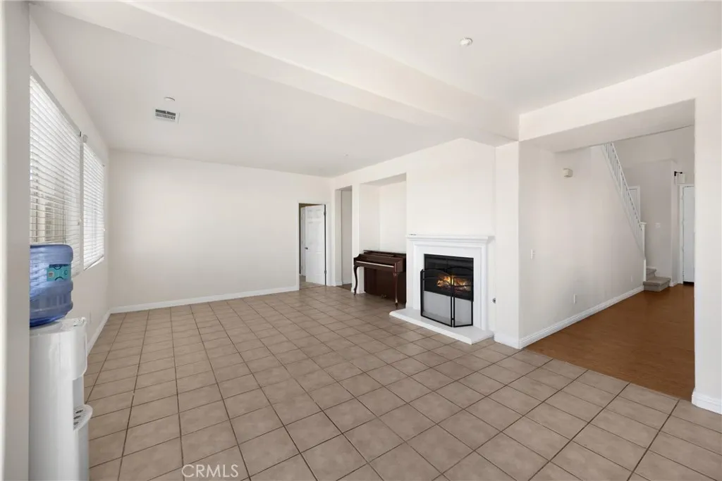 16539 Pismo Way, Fontana, California 92336 home-pic-7