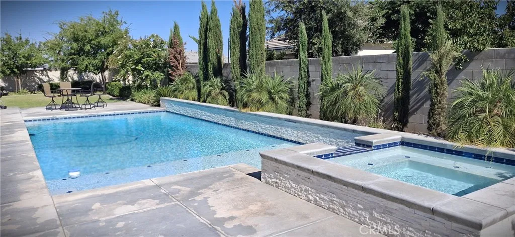 Swimming Pool and Jacuzzi