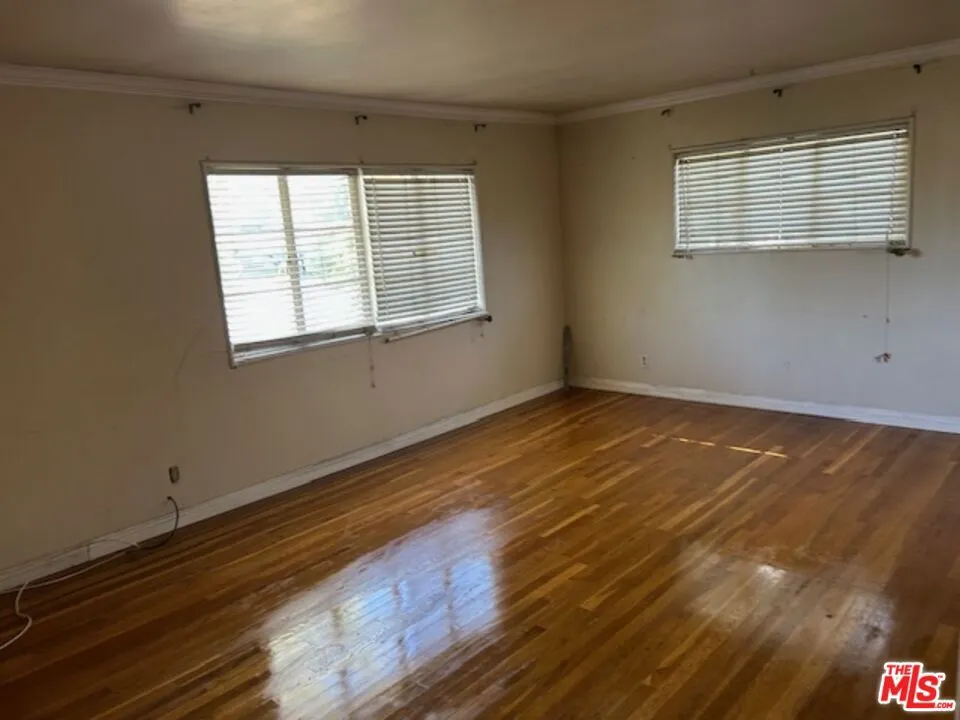 5198 1/2 Village, Los Angeles, California 90016 home-pic-3