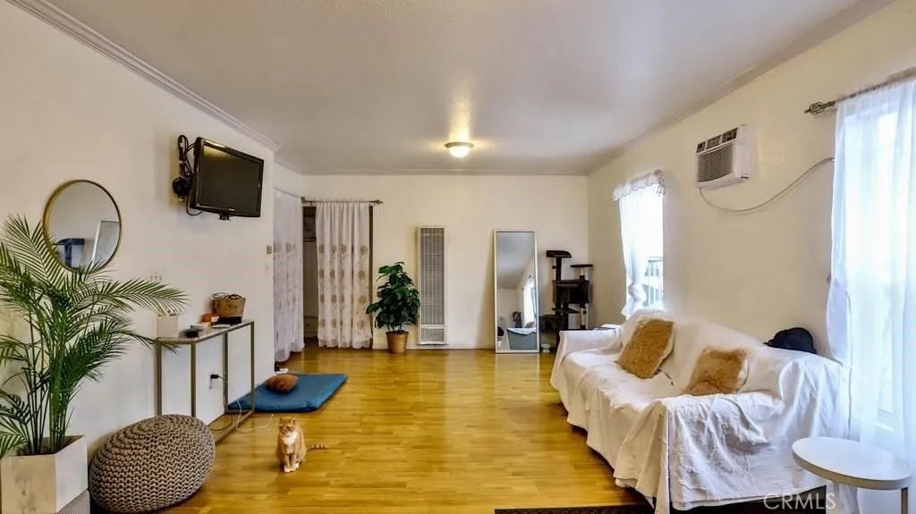 6414 S Hoover Street, Los Angeles, California 90044 home-pic-14