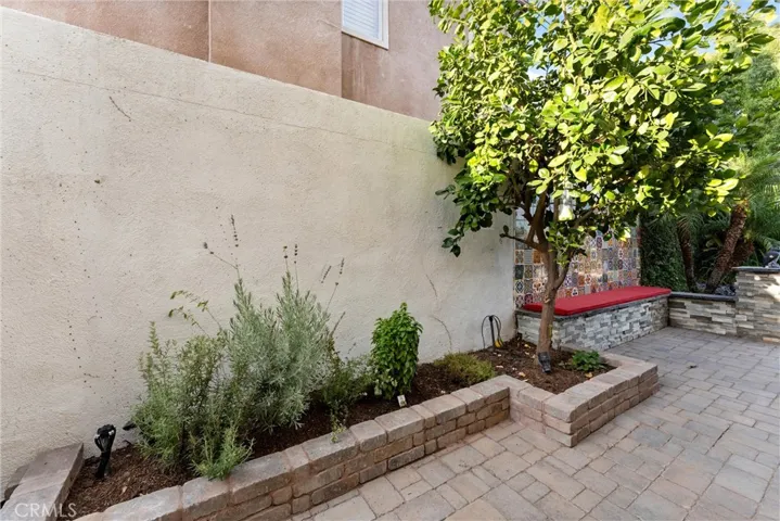 6031 Medinah Street, Fontana, California 92336