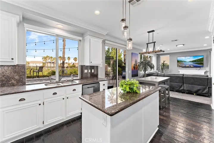 6031 Medinah Street, Fontana, California 92336