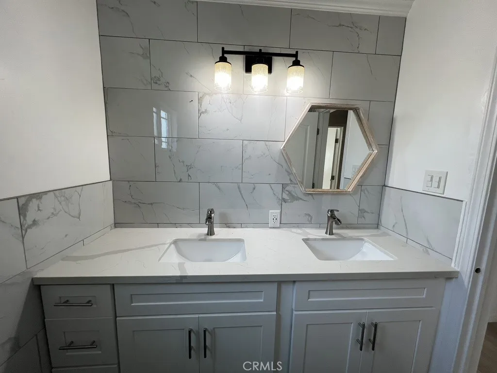 8312 Devenir Avenue, Downey, California 90242 home-pic-29