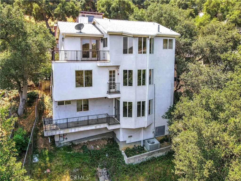 22011 Callado Way, Topanga, California 90290 home-pic-1