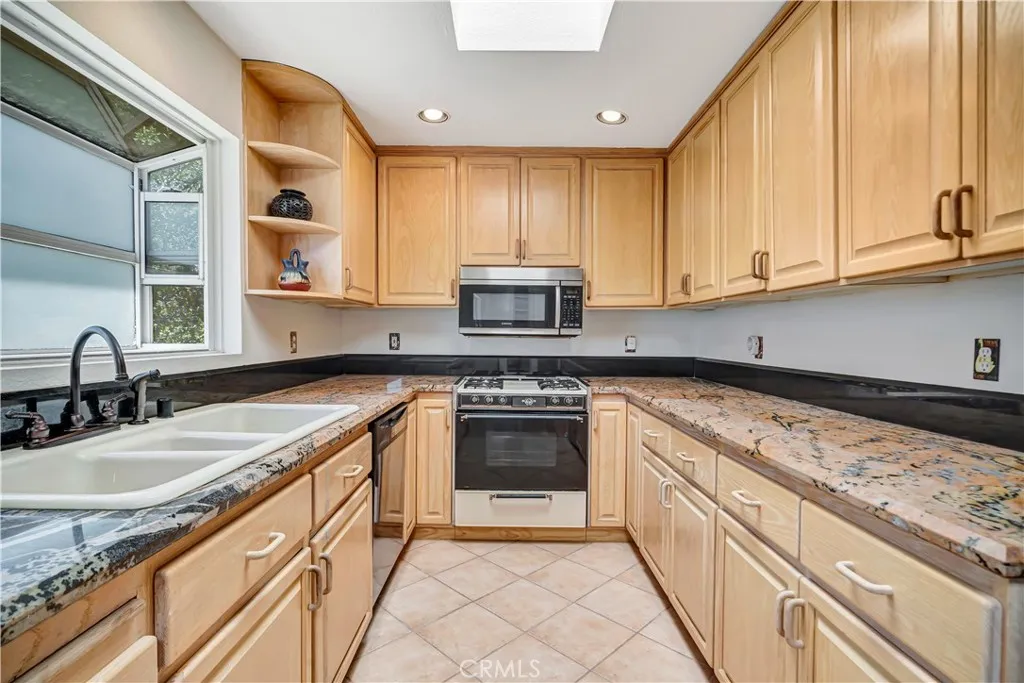 22011 Callado Way, Topanga, California 90290 home-pic-3