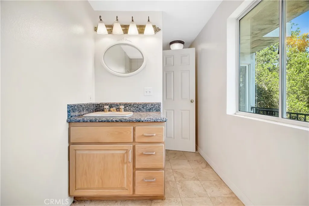22011 Callado Way, Topanga, California 90290 home-pic-40