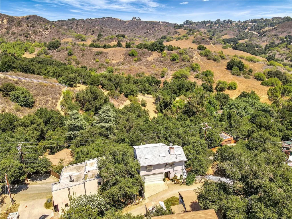 22011 Callado Way, Topanga, California 90290 home-pic-2
