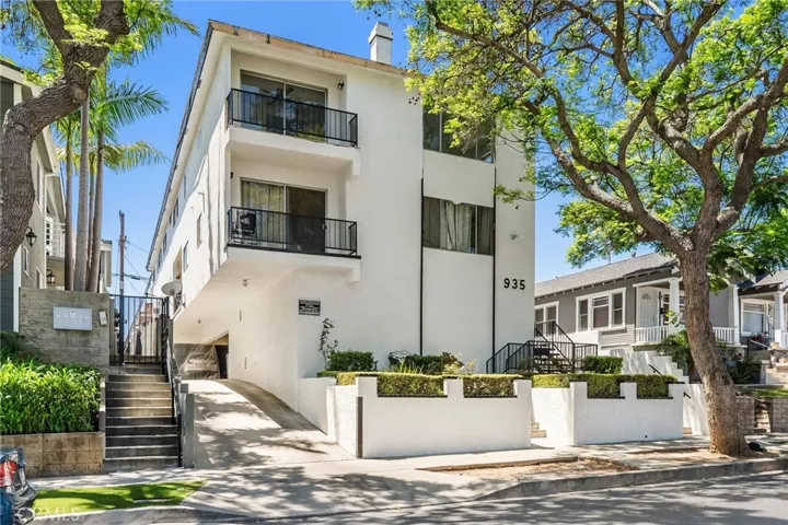 935 W 10th St, San Pedro, California 90731