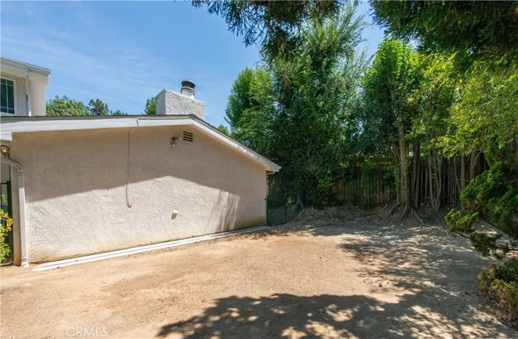 5819 Fairhaven Avenue, Woodland Hills, California 91367