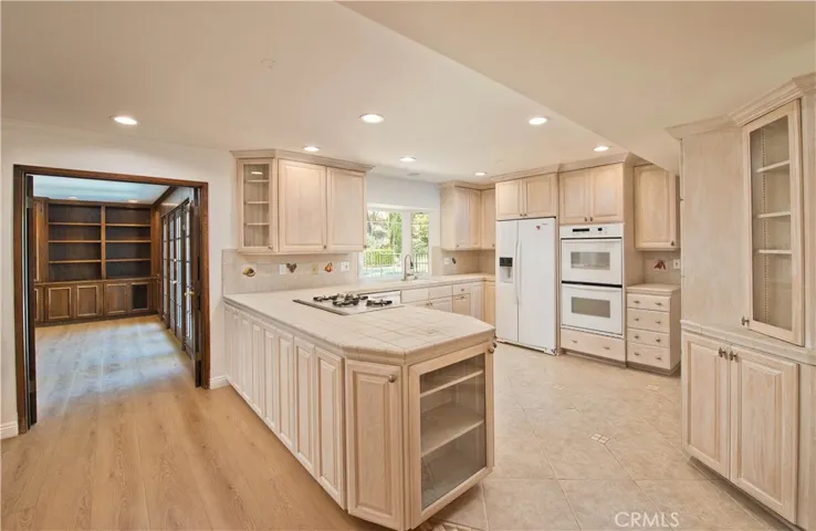 5819 Fairhaven Avenue, Woodland Hills, California 91367