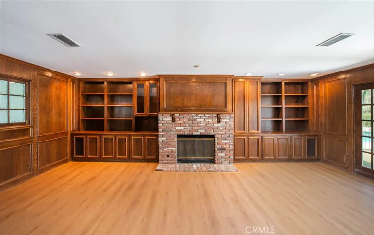 5819 Fairhaven Avenue, Woodland Hills, California 91367