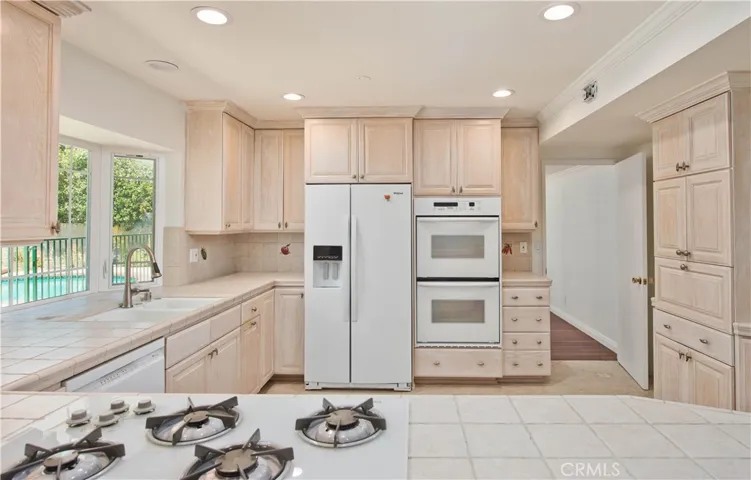 5819 Fairhaven Avenue, Woodland Hills, California 91367