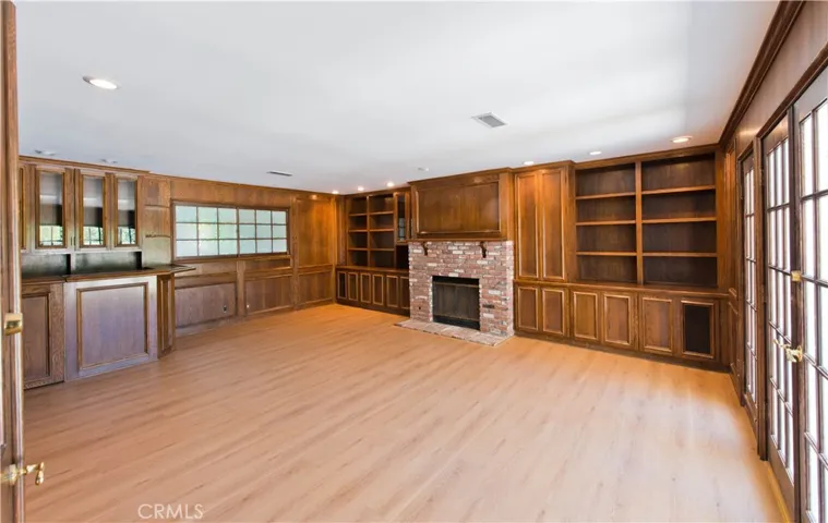 5819 Fairhaven Avenue, Woodland Hills, California 91367