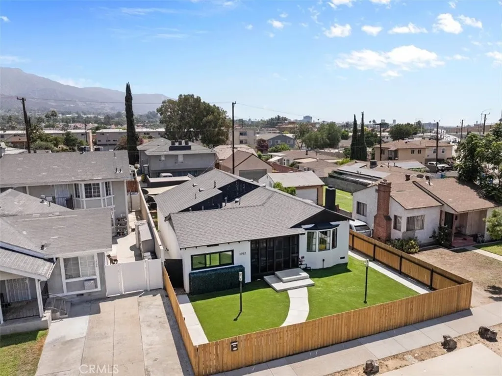 1702 Landis Street, Burbank, California 91504 home-pic-31