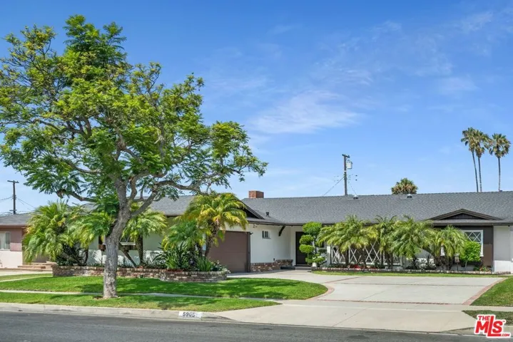 5905 S Chariton Avenue, Los Angeles, California 90056