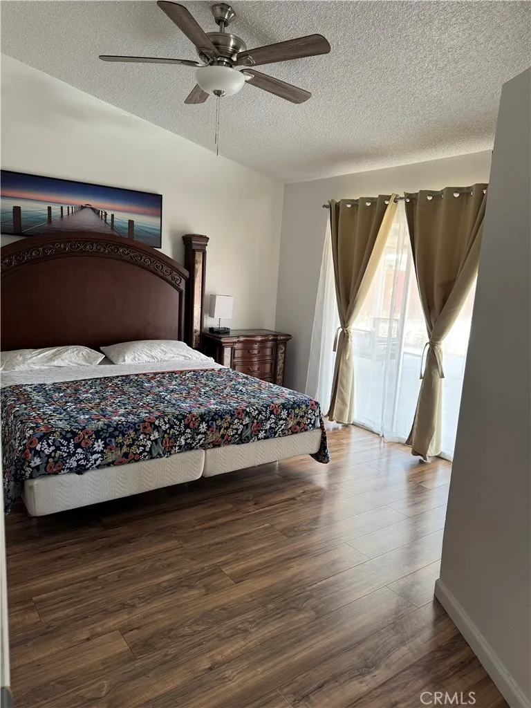 14230 Hillsborough Drive, Victorville, California 92392 home-pic-12