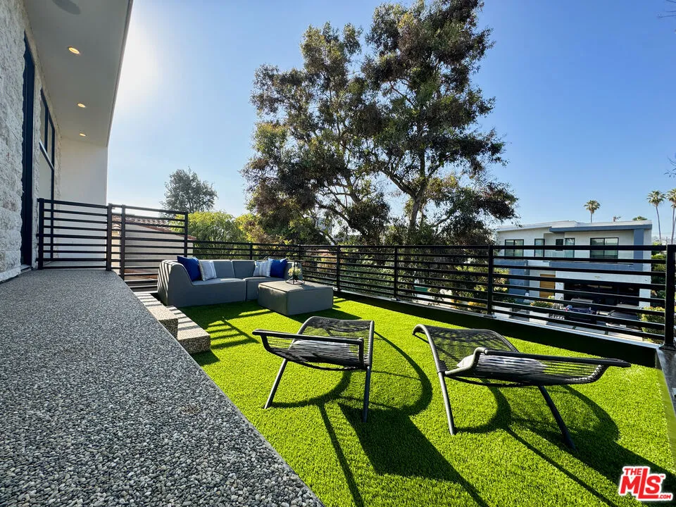 8356 W 4th Street, Los Angeles, California 90048 home-pic-43