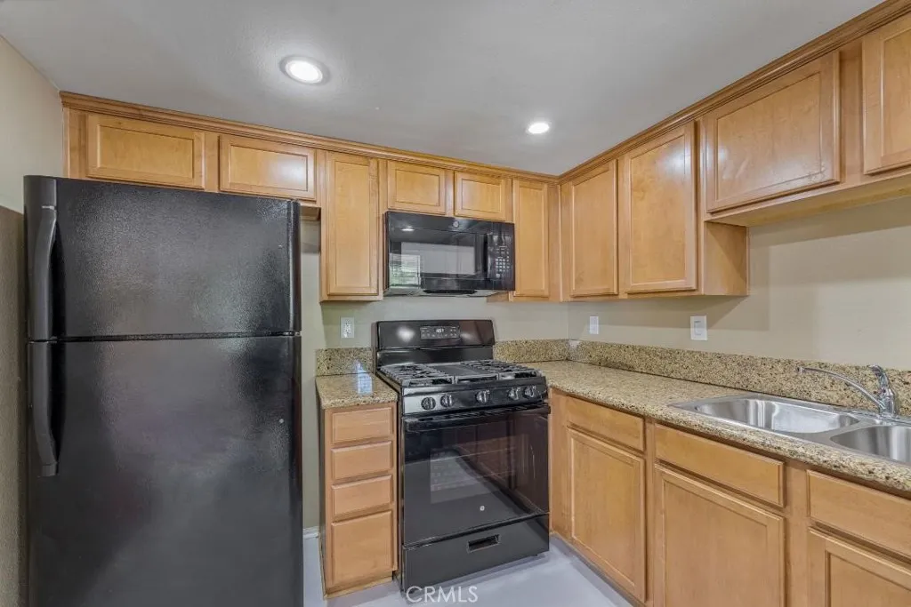 1313 Massachusetts Avenue 201, Riverside, California 92507 home-pic-10