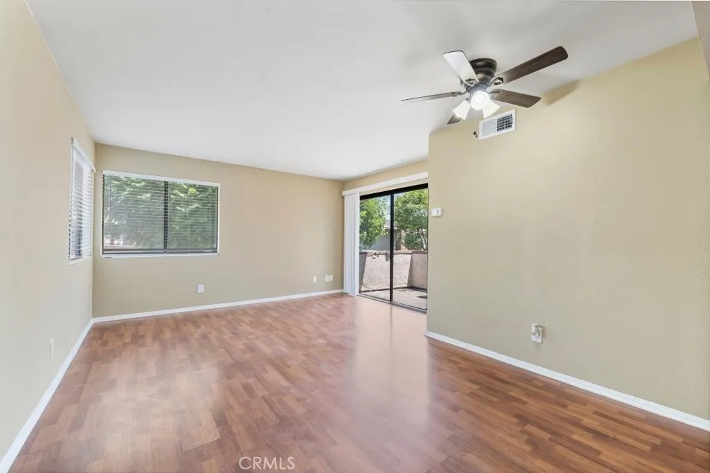 1313 Massachusetts Avenue 201, Riverside, California 92507 home-pic-2