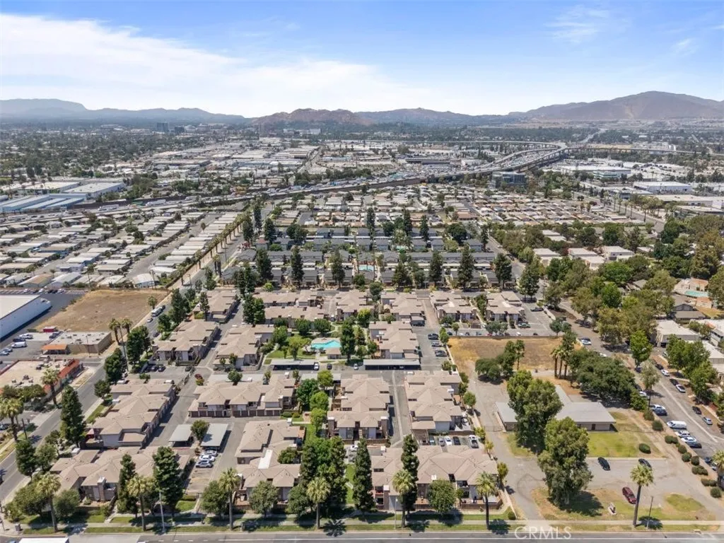 1313 Massachusetts Avenue 201, Riverside, California 92507 home-pic-18