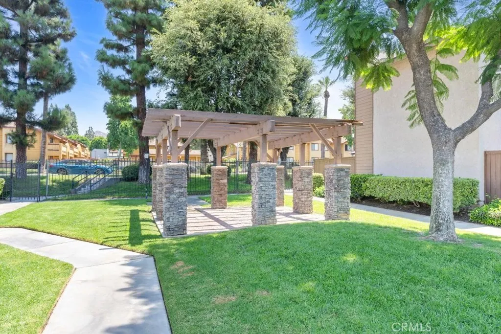 1313 Massachusetts Avenue 201, Riverside, California 92507 home-pic-1