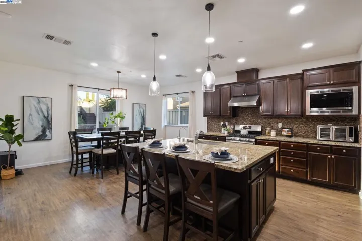 18290 Commercial St, Lathrop, California 95330