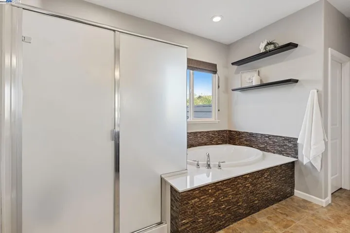 18290 Commercial St, Lathrop, California 95330