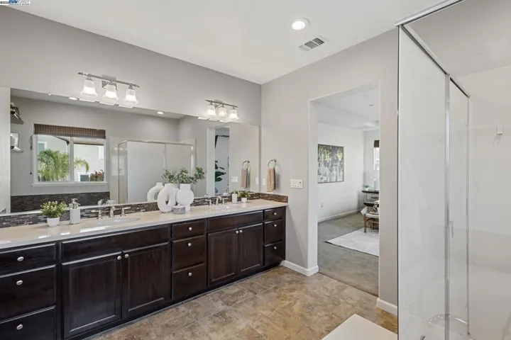 18290 Commercial St, Lathrop, California 95330