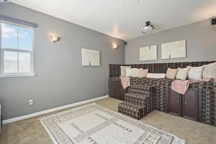 18290 Commercial St, Lathrop, California 95330