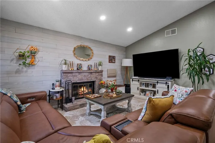 3052 E Avenue S4, Palmdale, California 93550