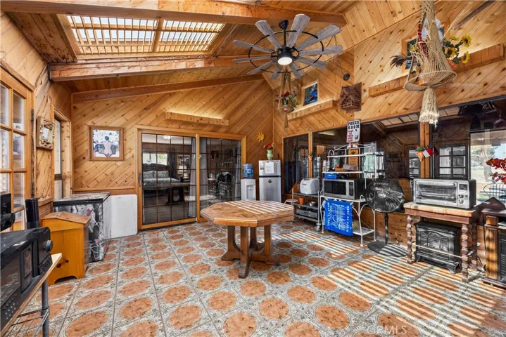 Garden room connect to bedroom 2 and living room