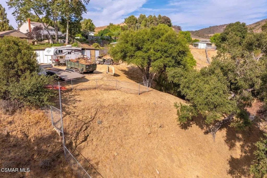2056 Casual Court, Simi Valley, California 93065 home-pic-80