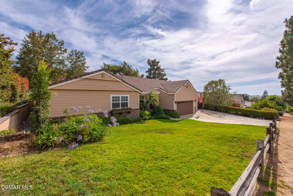 2056 Casual Court, Simi Valley, California 93065 home-pic-4