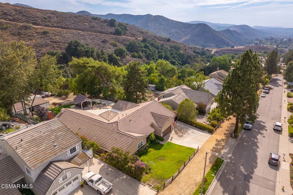 2056 Casual Court, Simi Valley, California 93065 home-pic-72