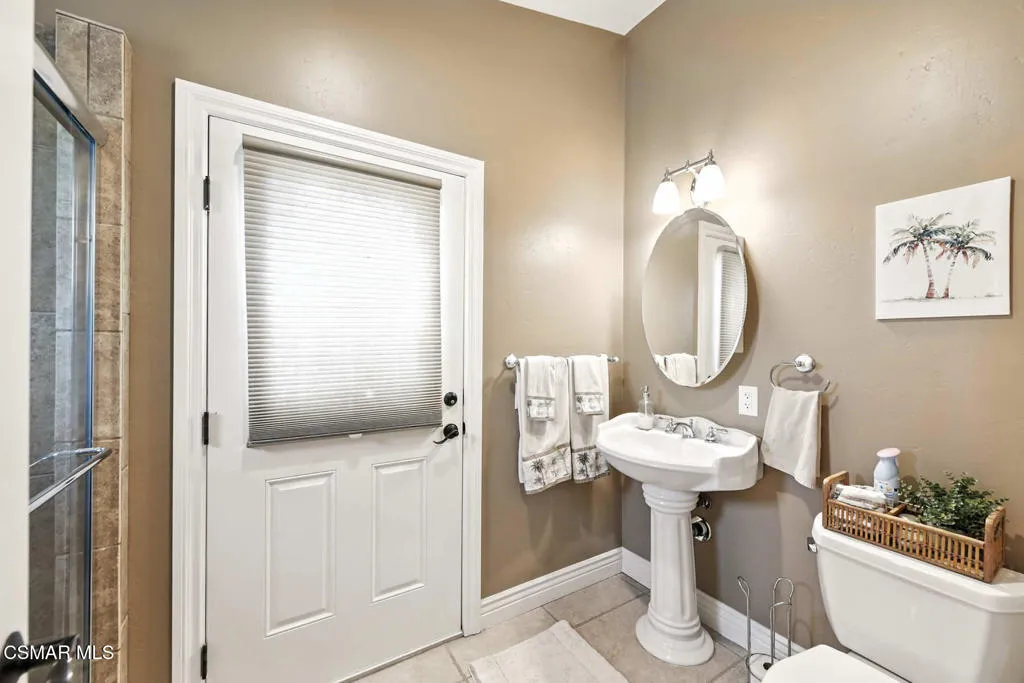2056 Casual Court, Simi Valley, California 93065 home-pic-28