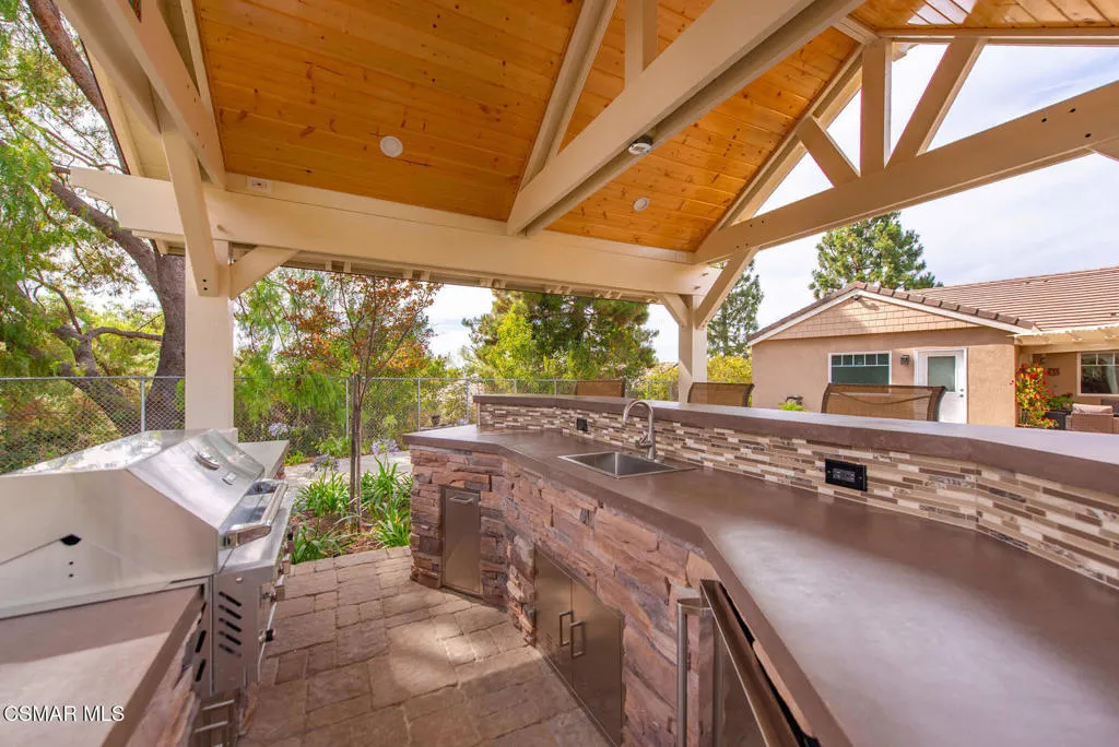 2056 Casual Court, Simi Valley, California 93065 home-pic-59