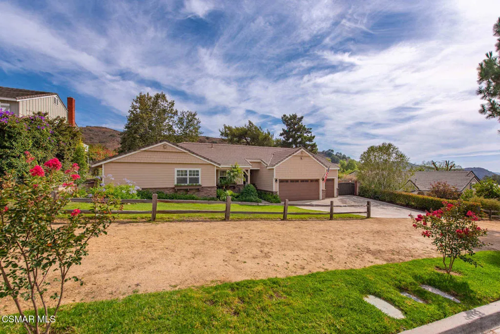 2056 Casual Court, Simi Valley, California 93065 home-pic-3