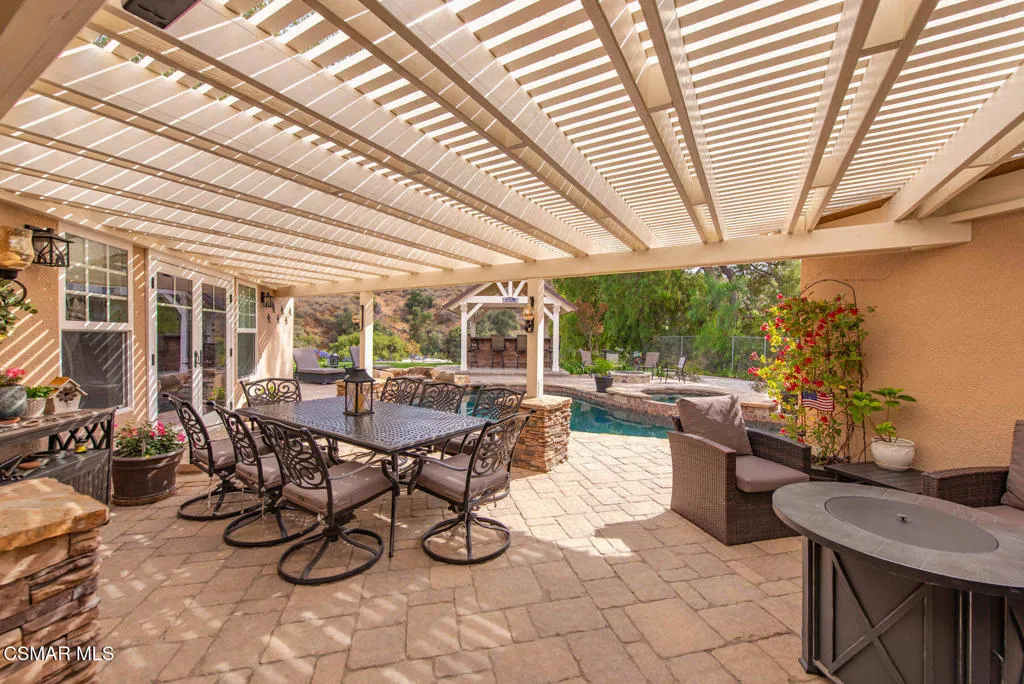2056 Casual Court, Simi Valley, California 93065 home-pic-44