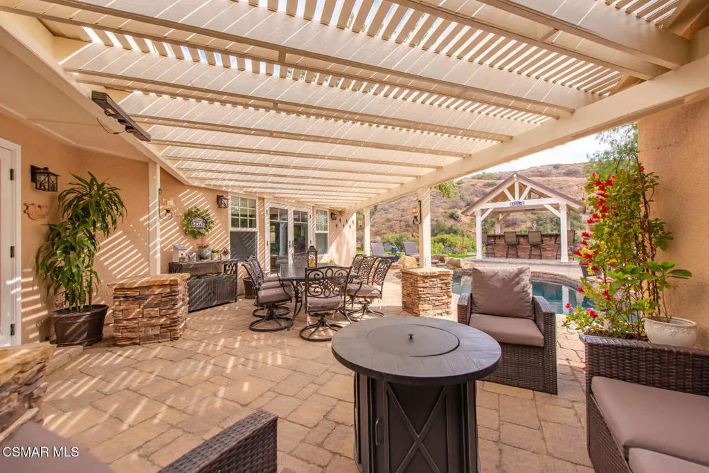 2056 Casual Court, Simi Valley, California 93065 home-pic-45