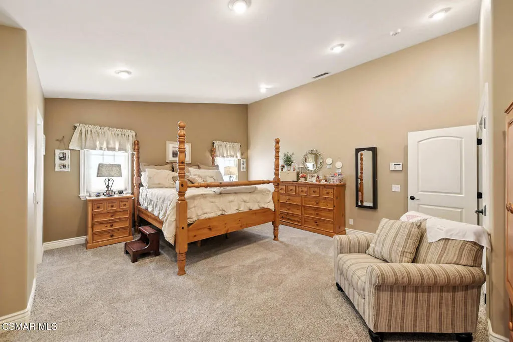 2056 Casual Court, Simi Valley, California 93065 home-pic-38