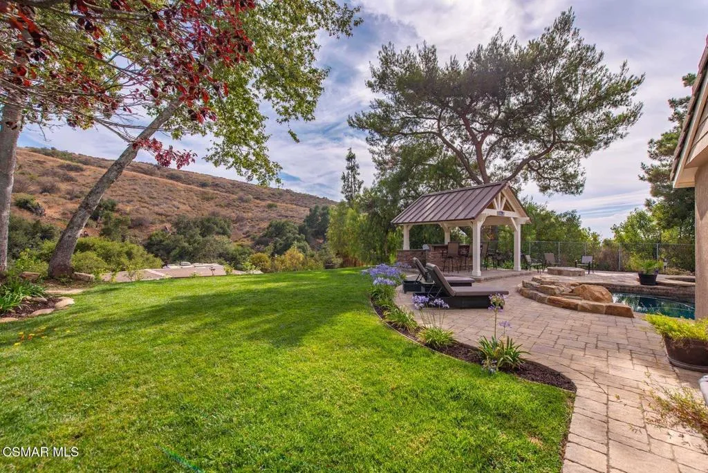 2056 Casual Court, Simi Valley, California 93065 home-pic-63