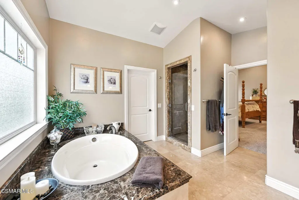 2056 Casual Court, Simi Valley, California 93065 home-pic-42