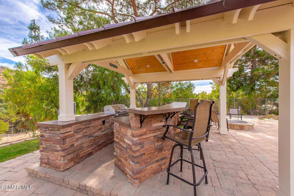 2056 Casual Court, Simi Valley, California 93065 home-pic-58