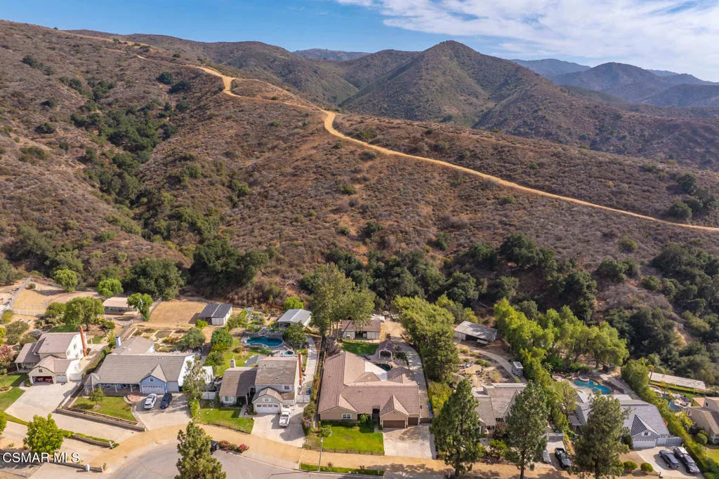 2056 Casual Court, Simi Valley, California 93065 home-pic-81