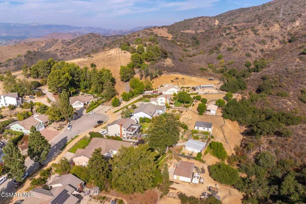 2056 Casual Court, Simi Valley, California 93065 home-pic-83