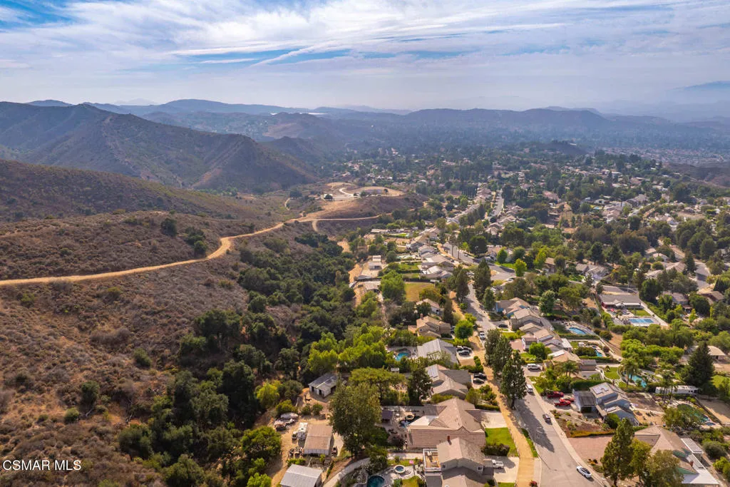 2056 Casual Court, Simi Valley, California 93065 home-pic-87