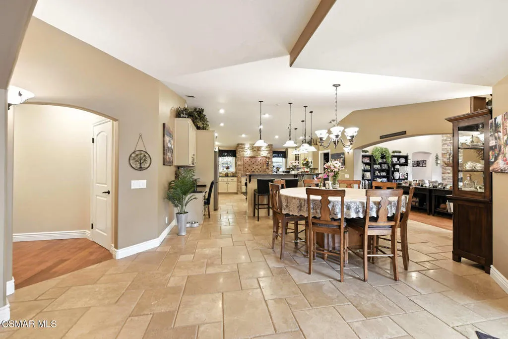 2056 Casual Court, Simi Valley, California 93065 home-pic-14