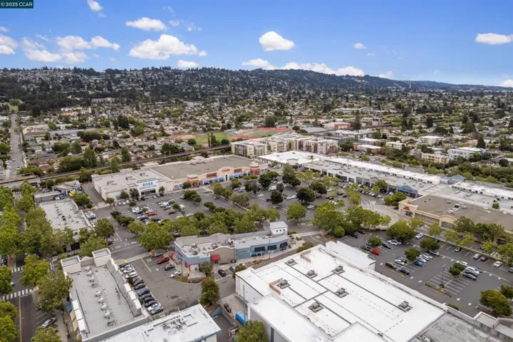 El Cerrito Plaza - Shopping Mall