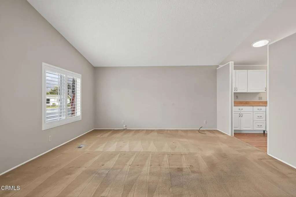 975 Telegraph Road 40, Santa Paula, California 93060 home-pic-11